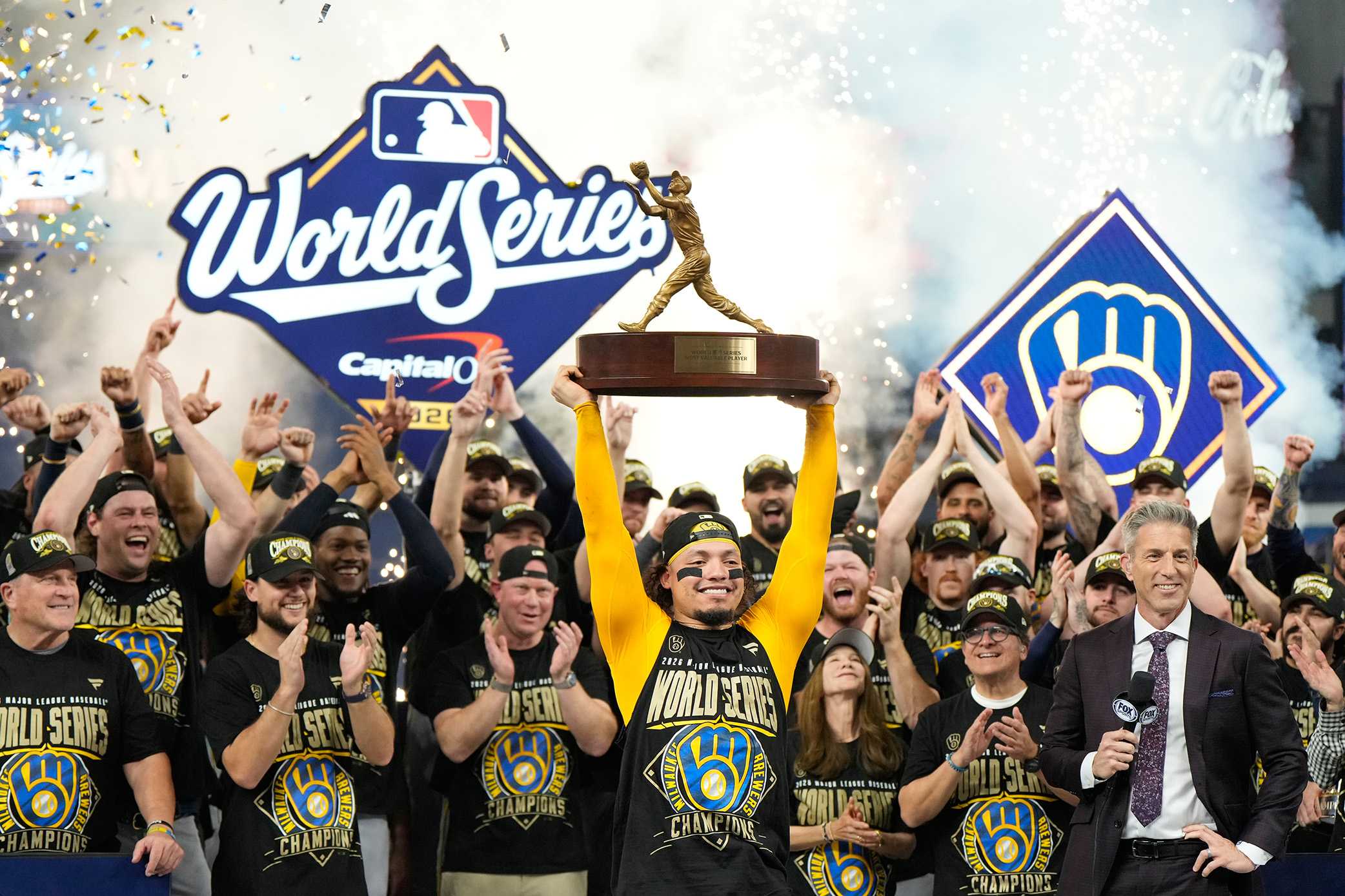 Brewers revel in their first World Series win with Milwaukee parade — Indian Hill Community news
